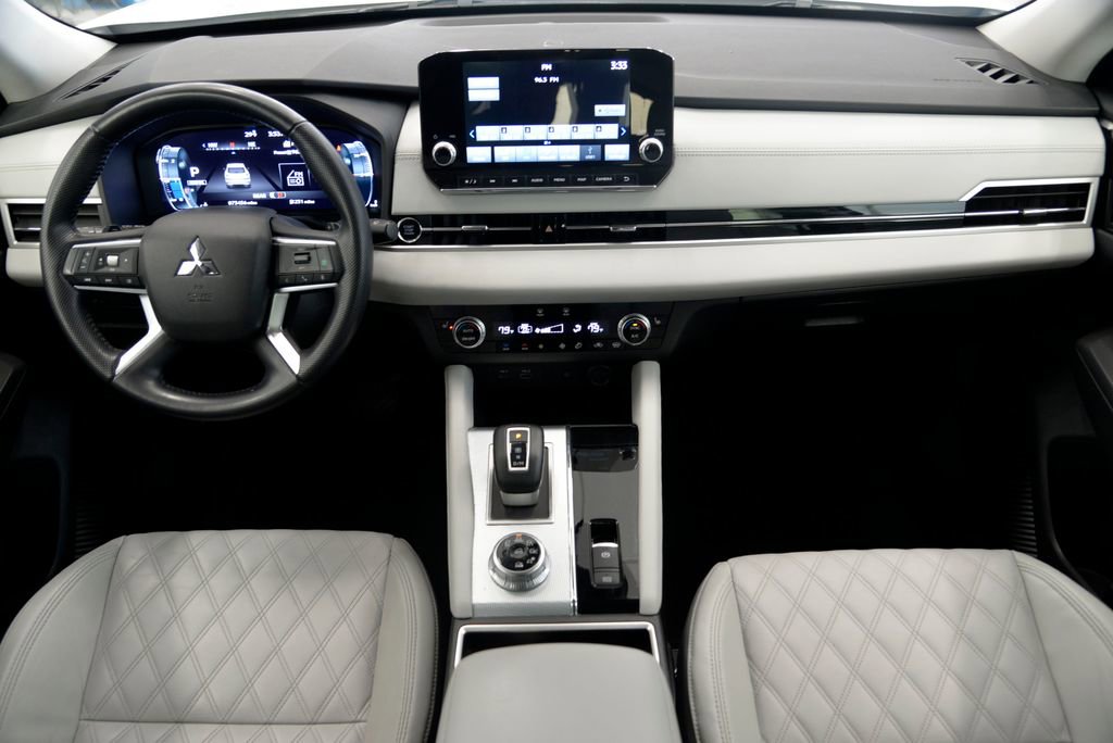 Used 2022 Mitsubishi Outlander SEL image 17