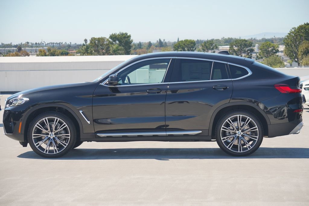 Used 2025 BMW X4 xDrive30i w/ Premium Package AWD/4WD image 4