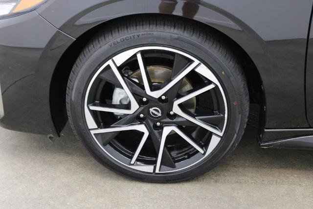 Certified 2025 Nissan Sentra SR FWD image 26