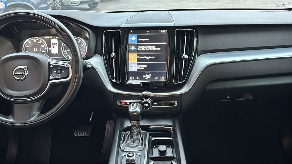 Used 2018 Volvo XC60 T5 Momentum w/ Vision Package image 6