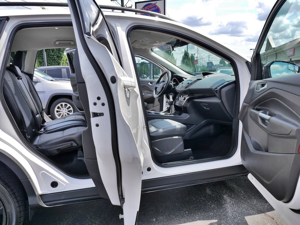 Used 2018 Ford Escape SE w/ SE Sport Appearance Package AWD/4WD image 10