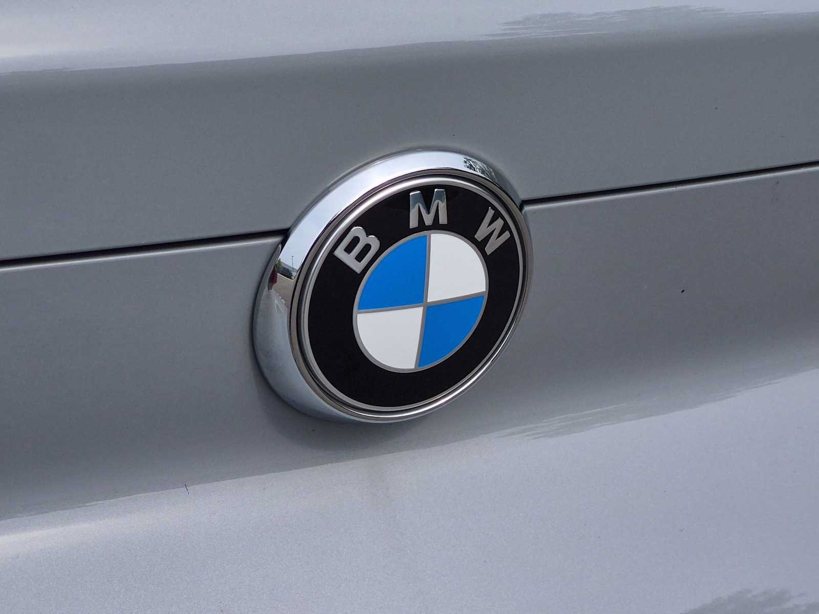 Used 2025 BMW X6 xDrive40i w/ Premium Package AWD/4WD image 11