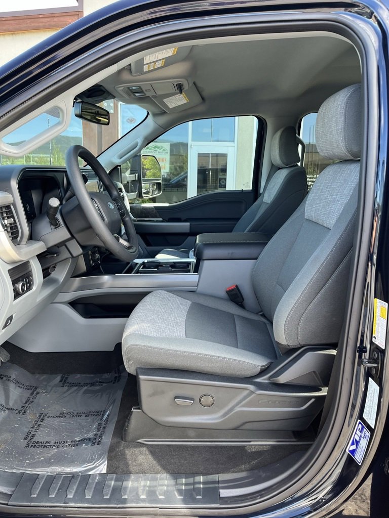 New 2025 Ford F250 XLT w/ Black Appearance Package image 11