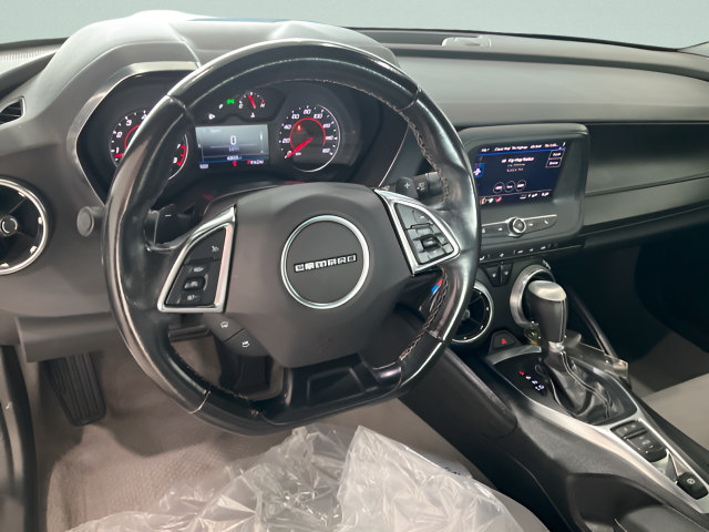 Used 2023 Chevrolet Camaro LT RWD image 5