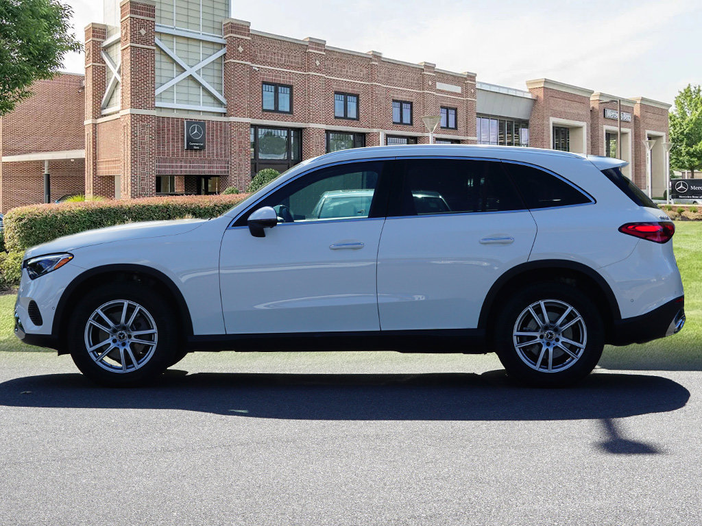 Used 2025 Mercedes-Benz GLC 300 4MATIC image 8