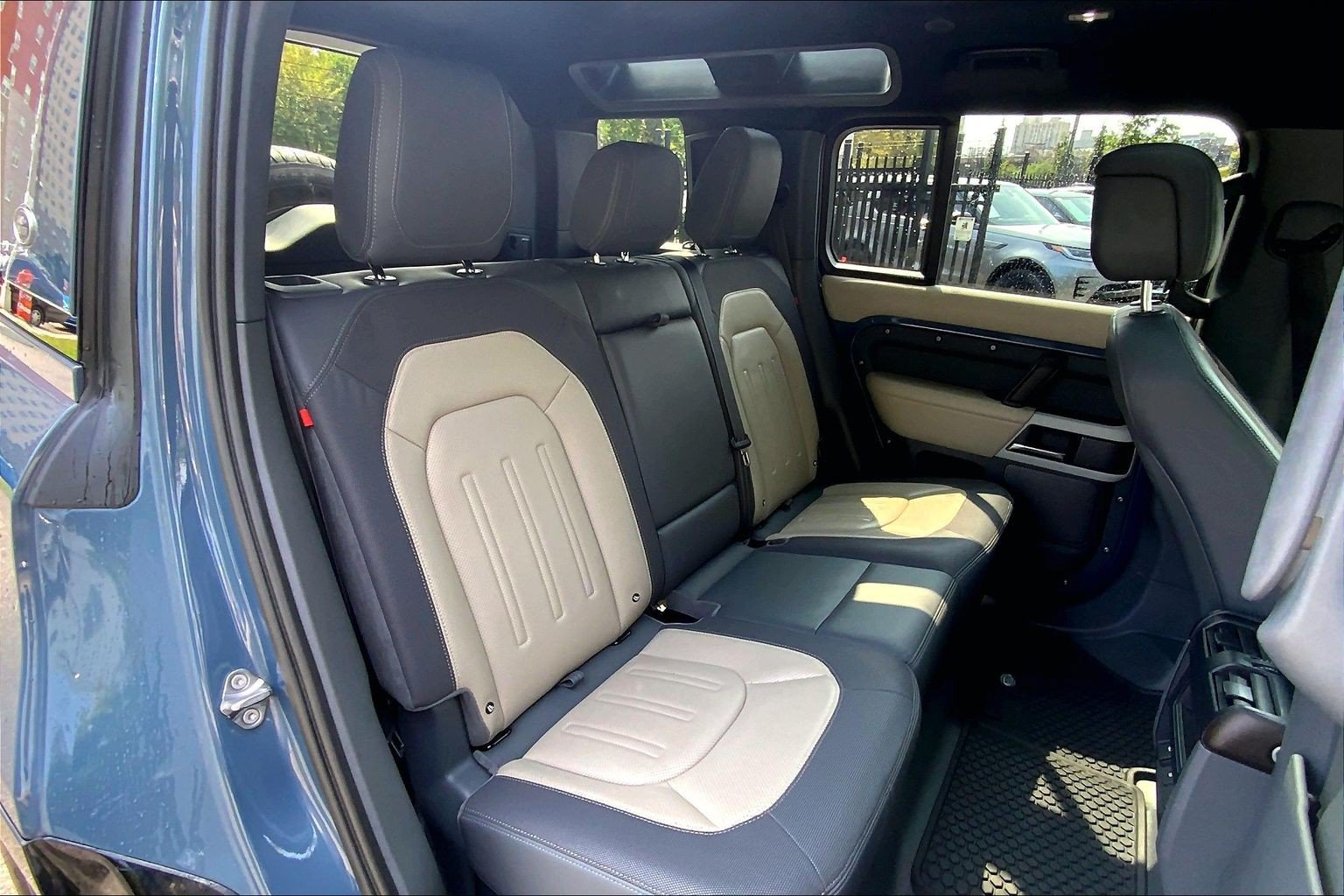 Used 2021 Land Rover Defender 110 X-Dynamic HSE AWD/4WD image 19
