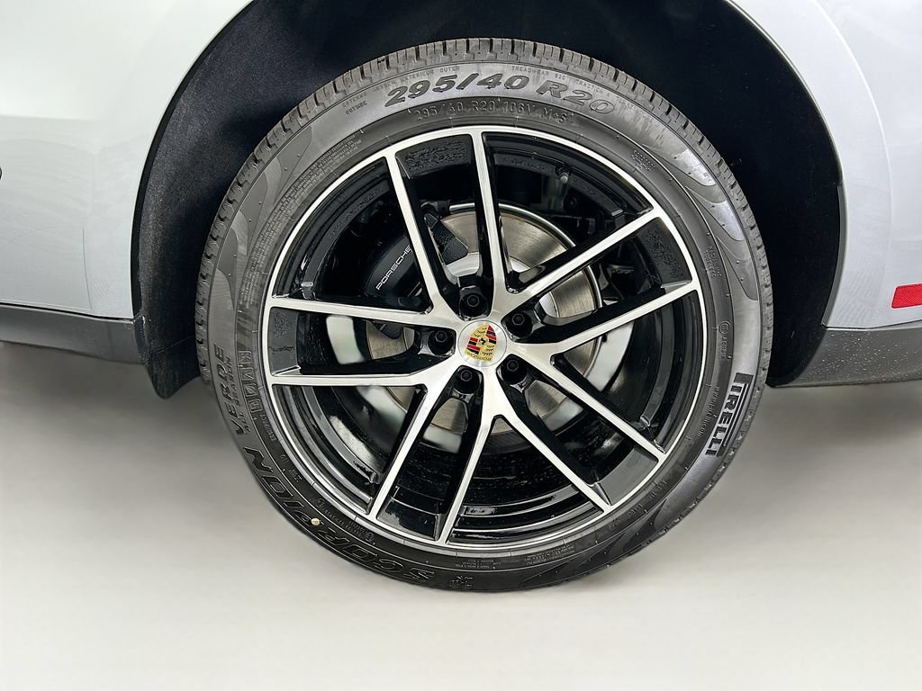 Used 2026 Porsche Macan AWD/4WD image 32