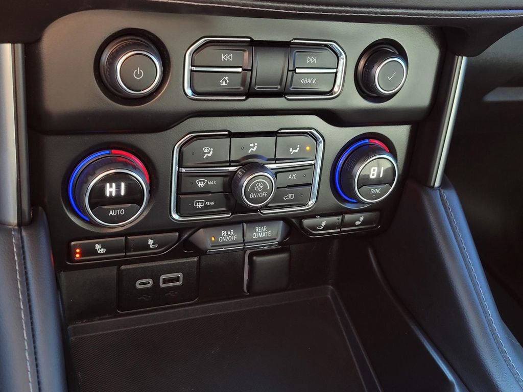 Used 2024 Chevrolet Tahoe Z71 w/ Luxury Package image 31