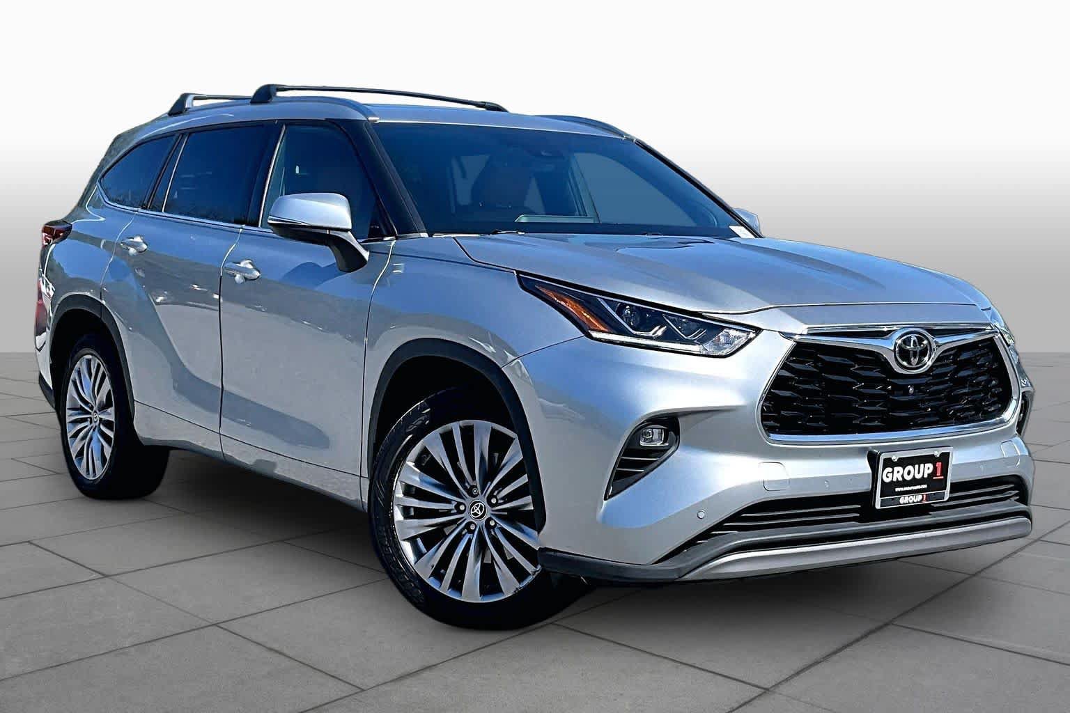 Used 2022 Toyota Highlander Platinum AWD/4WD image 3