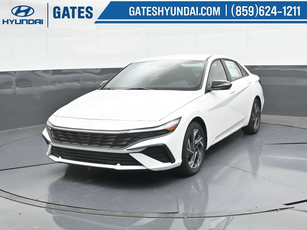 Used 2025 Hyundai Elantra Sport image 6