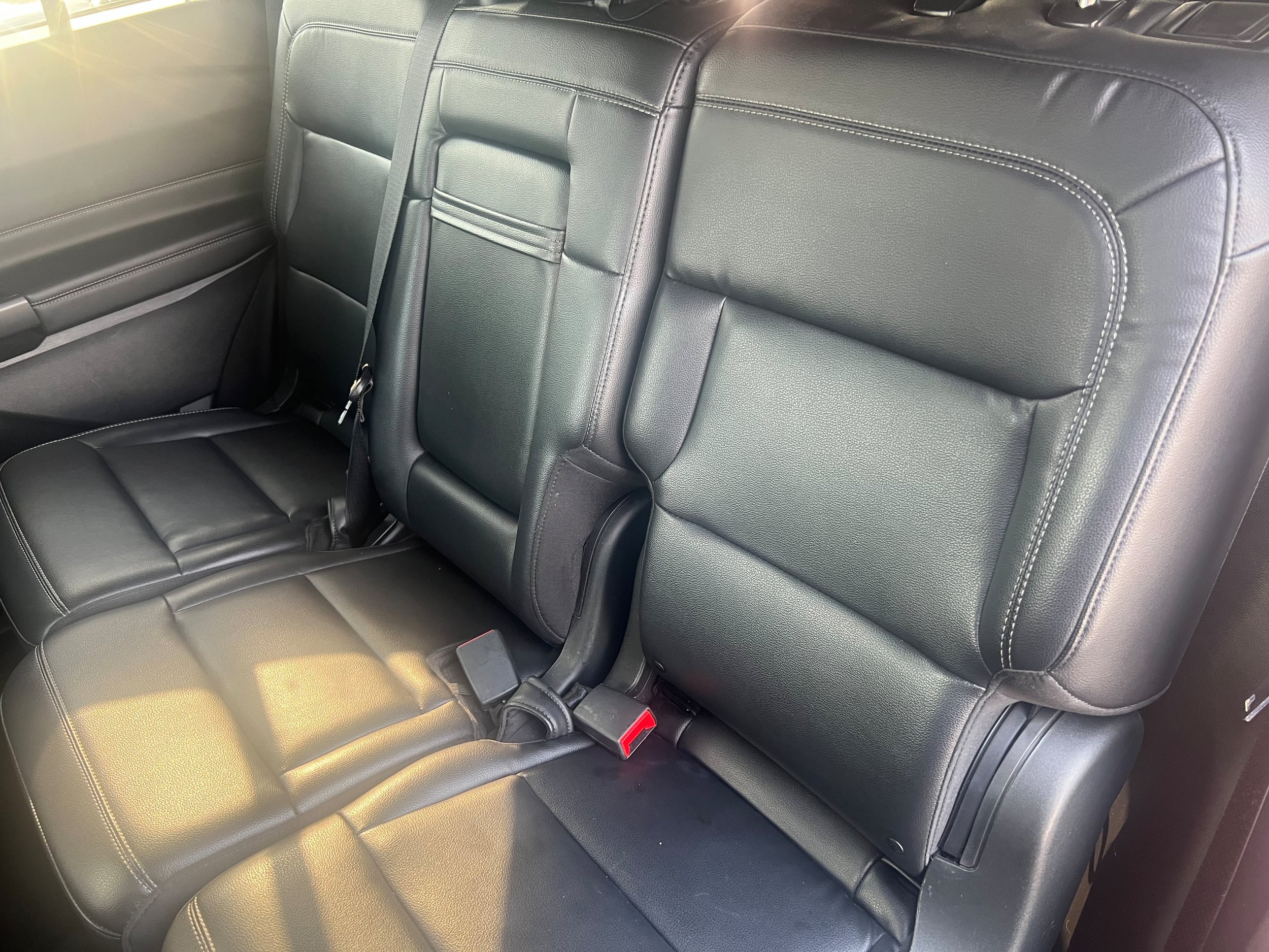 Used 2020 Ford Explorer XLT w/ Equipment Group 202A AWD/4WD image 14