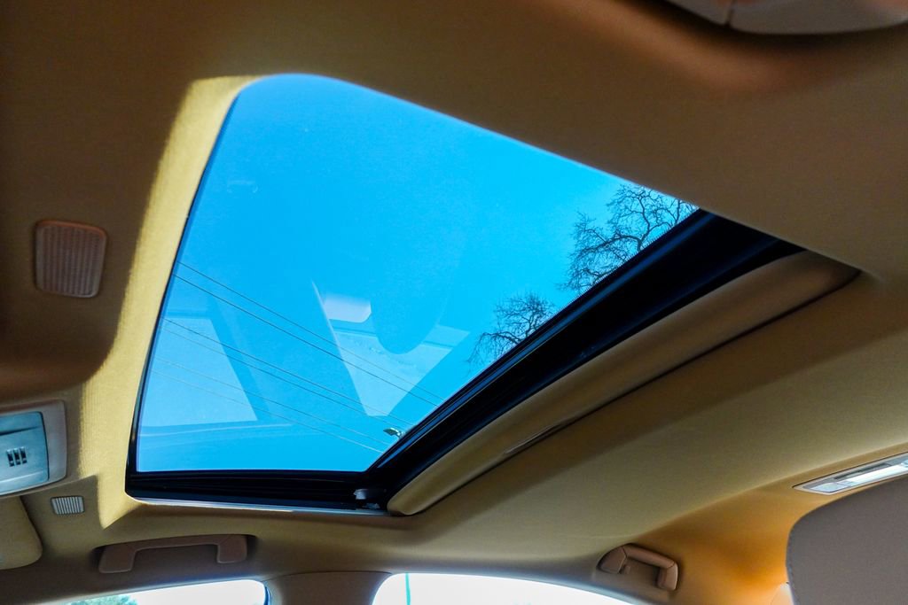 Used 2025 Lexus ES 300h w/ Premium Package image 24