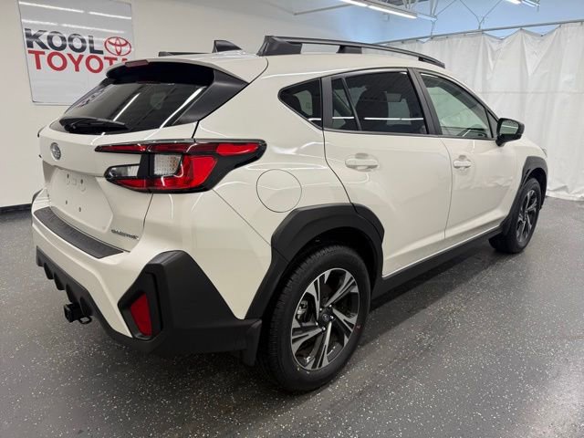 Used 2024 Subaru Crosstrek 2.0i Premium image 3