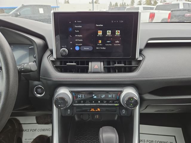 Used 2023 Toyota RAV4 XLE image 23