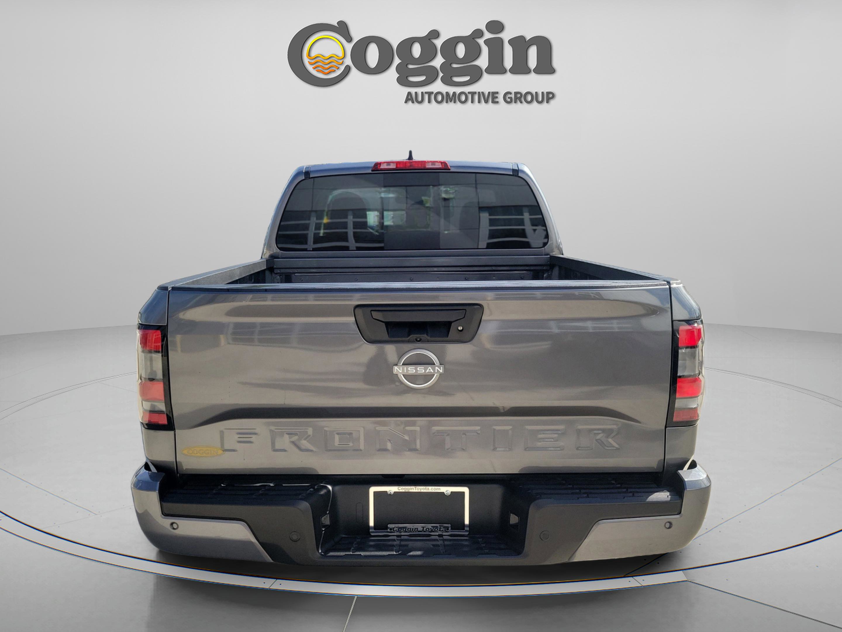 Used 2025 Nissan Frontier SV RWD image 3