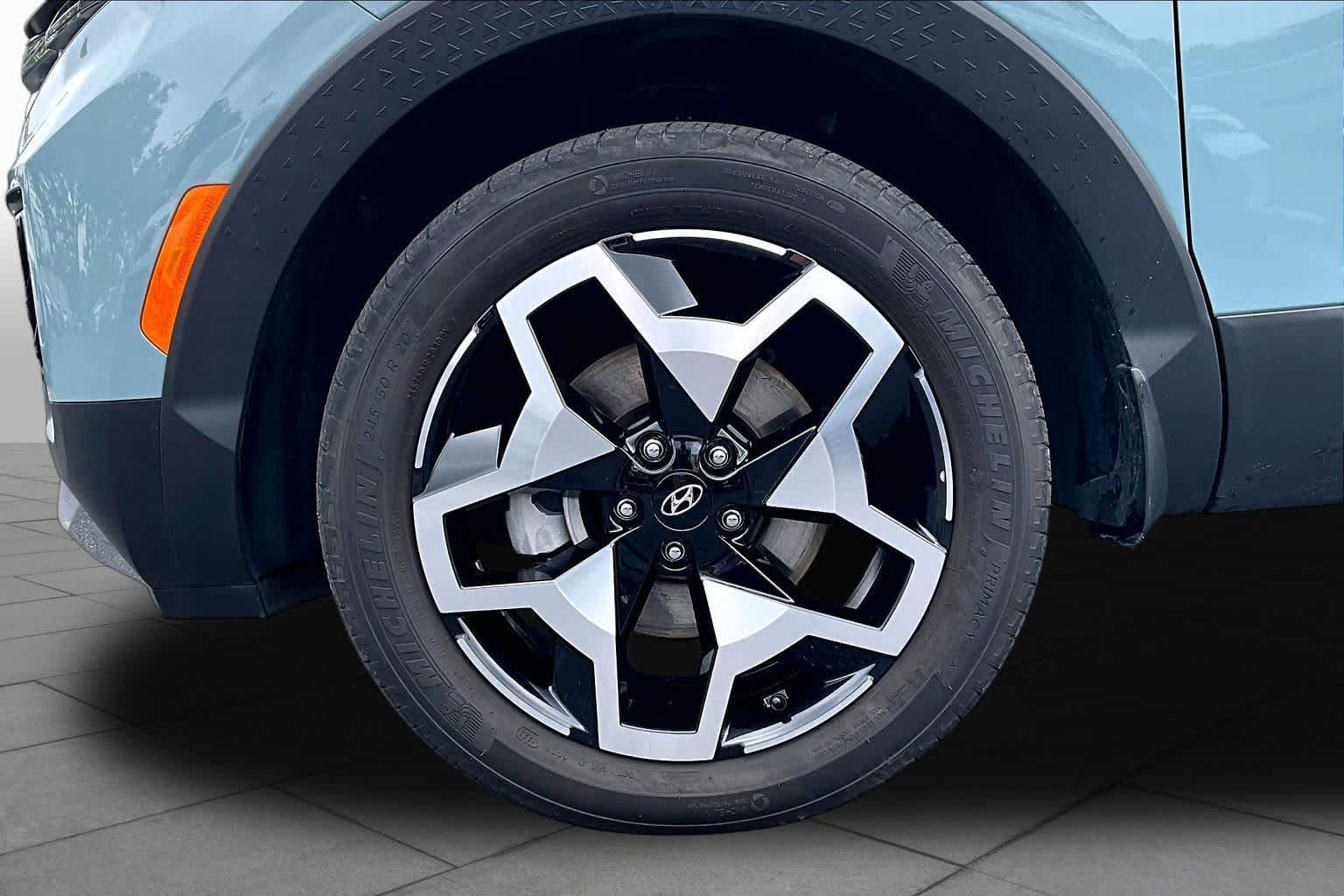 Used 2023 Hyundai Santa Cruz Limited AWD/4WD image 11