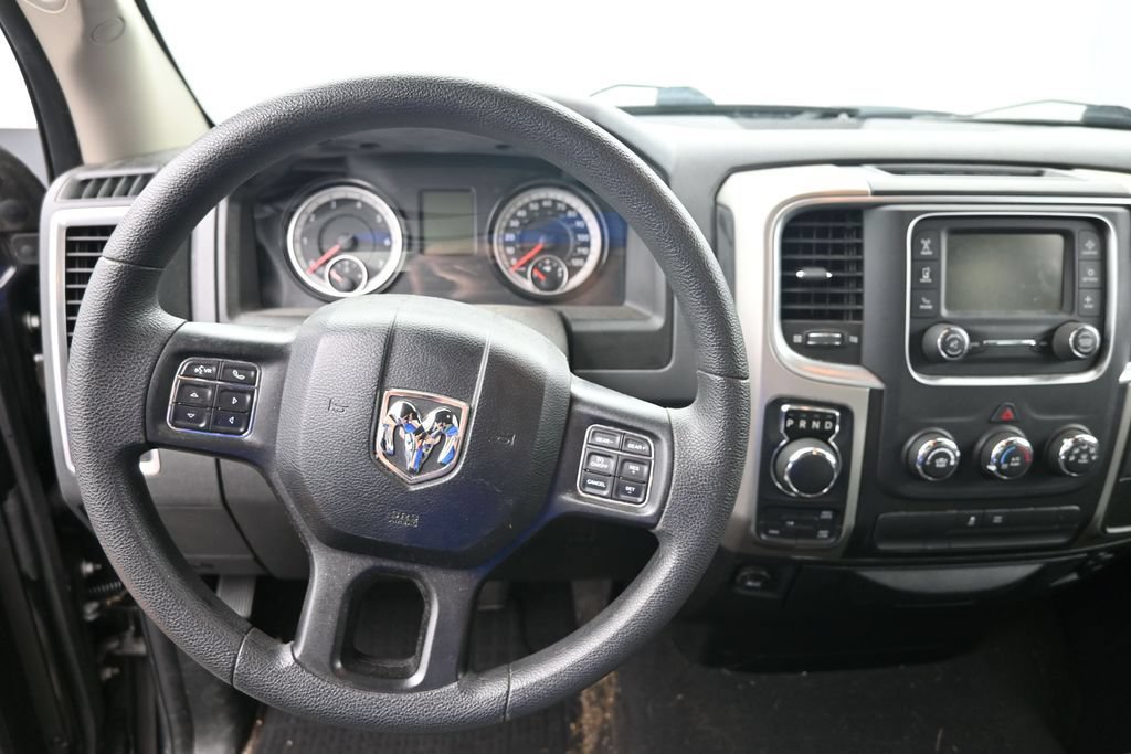 Used 2018 RAM 1500 Classic SLT AWD/4WD image 16