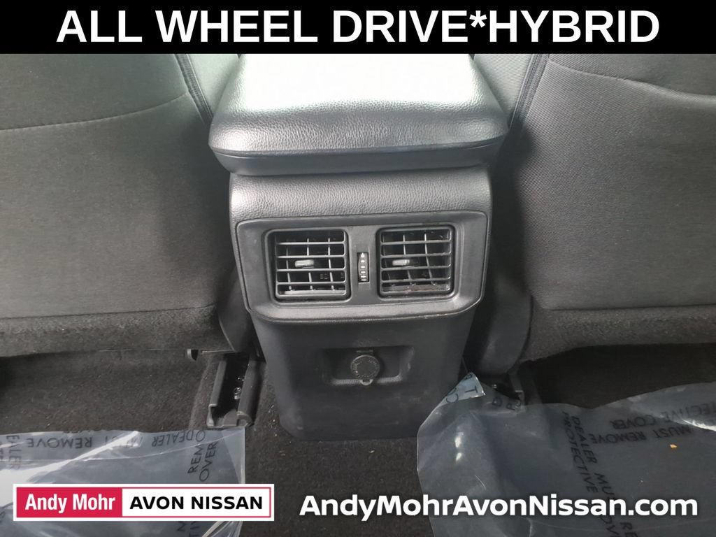 Used 2025 Toyota RAV4 LE AWD/4WD image 28