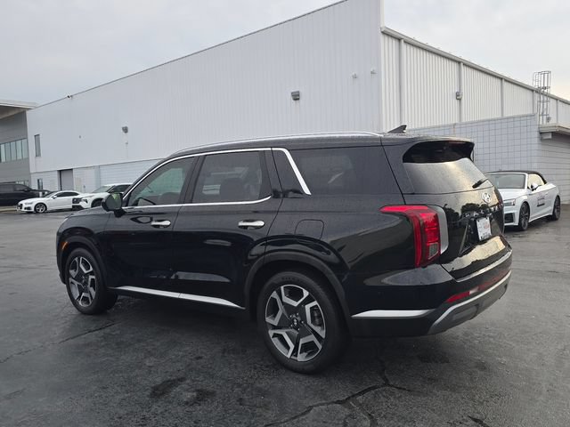 Used 2023 Hyundai Palisade SEL FWD image 5