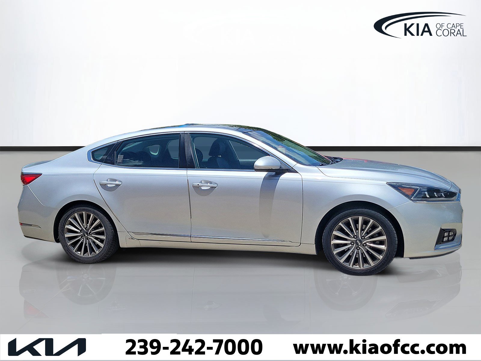 Used 2017 Kia Cadenza Technology FWD image 3