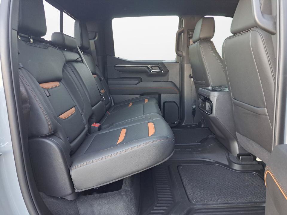 Used 2024 GMC Sierra 1500 AT4 w/ Technology Package AWD/4WD image 13