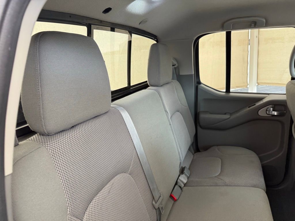 Used 2020 Nissan Frontier SV w/ Midnight Edition Floor Mats image 15