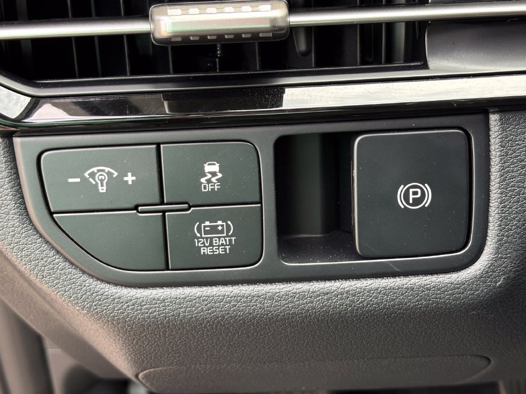New 2026 Kia Sportage LX FWD image 21