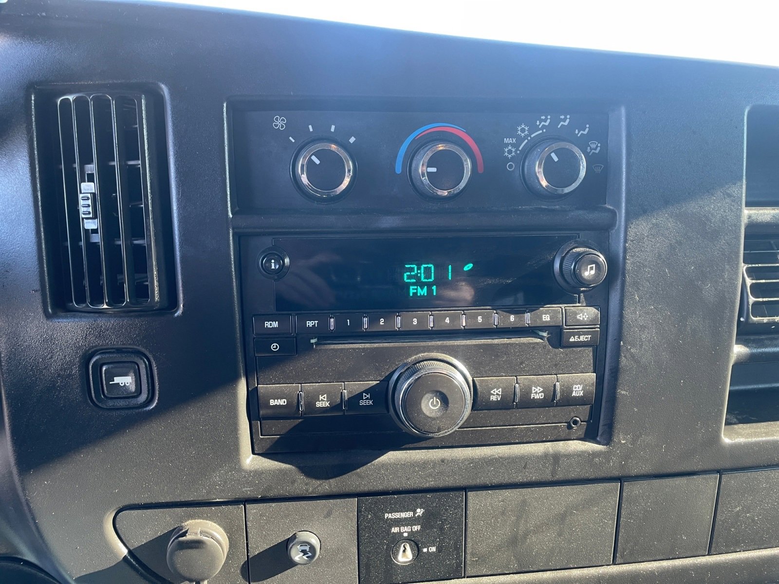 Used 2011 Chevrolet Express 2500 LS image 21