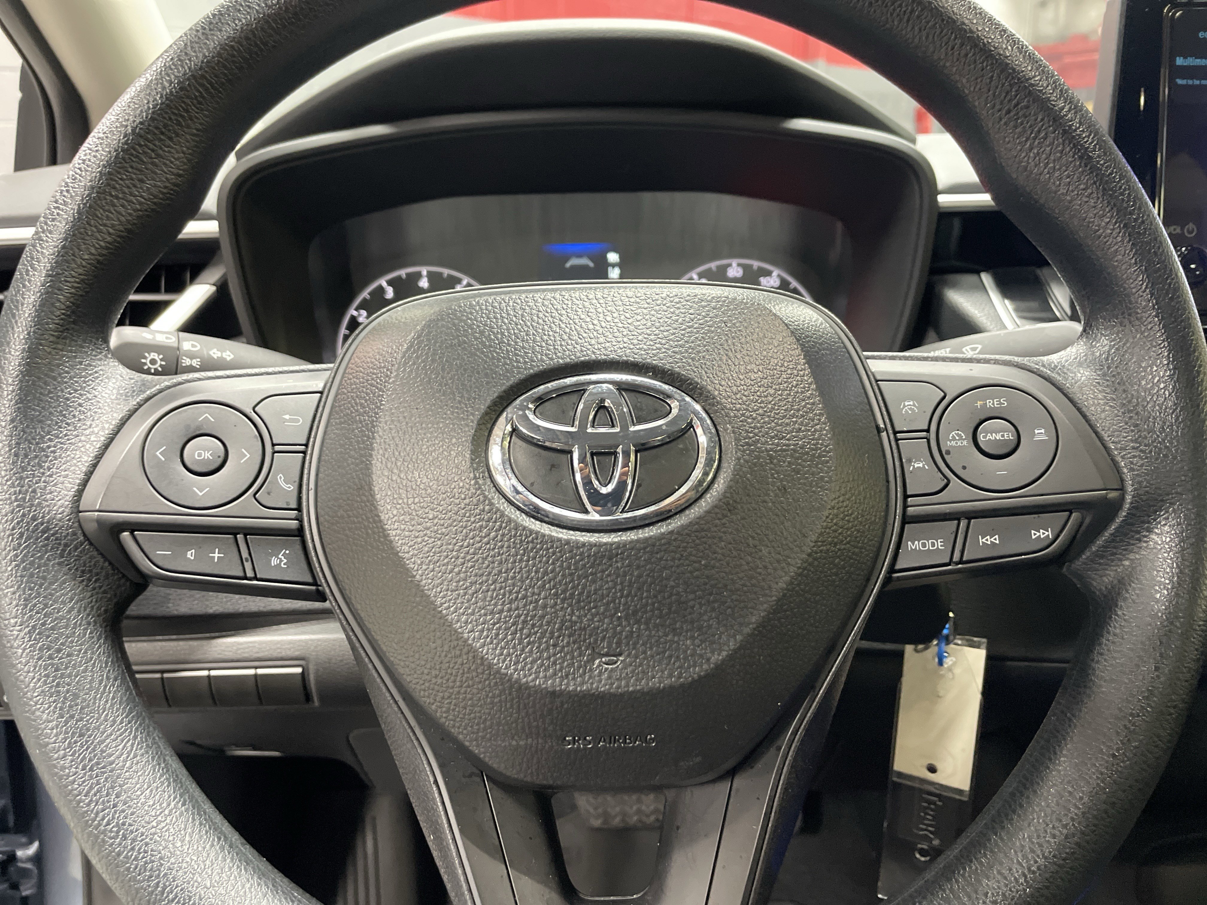 Certified 2025 Toyota Corolla LE image 18