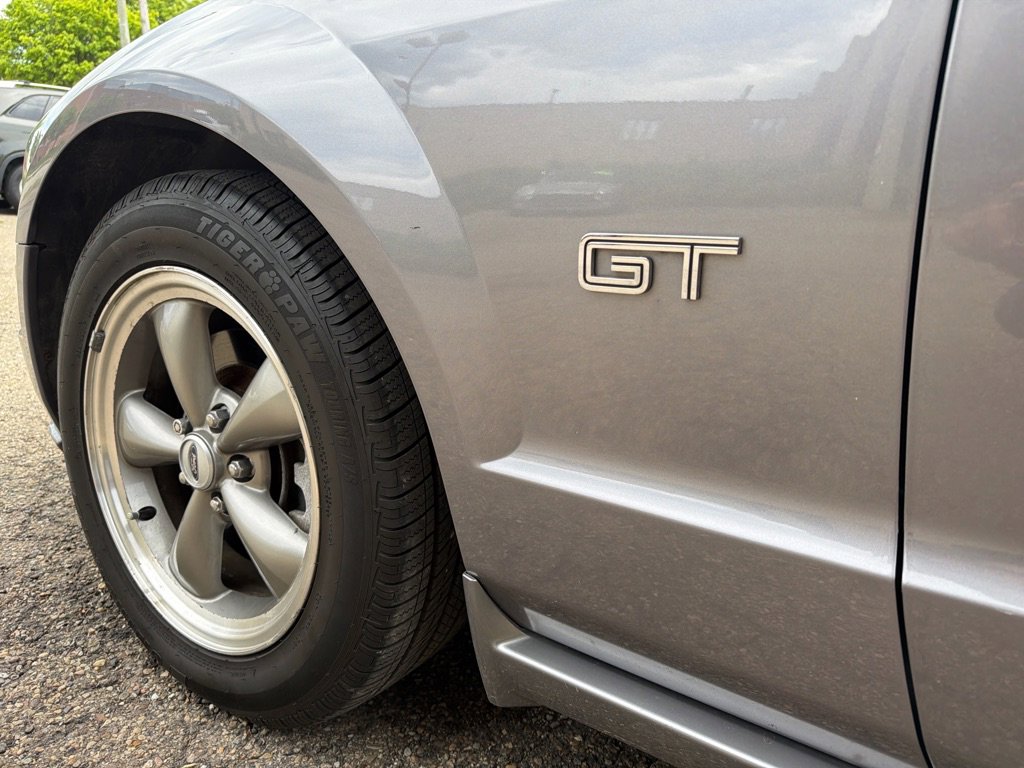 Used 2006 Ford Mustang GT RWD image 16