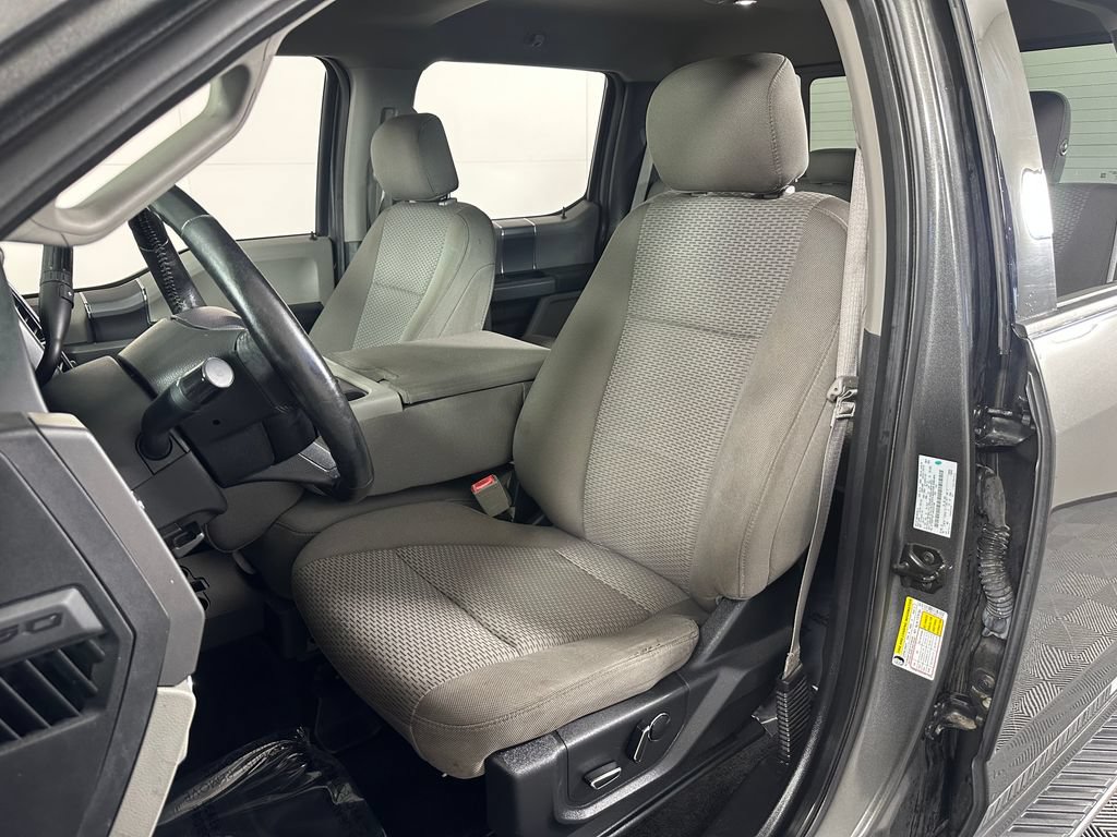 Used 2018 Ford F150 XLT w/ Equipment Group 302A Luxury AWD/4WD image 13