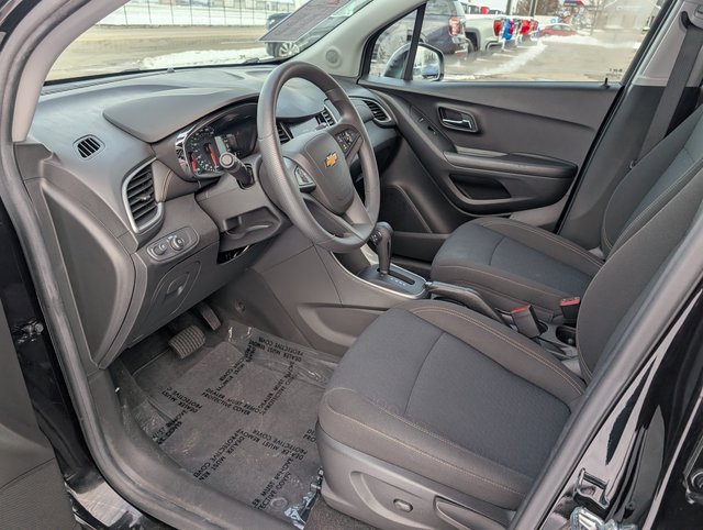 Used 2022 Chevrolet Trax LS w/ Tint and Cruise Package image 11