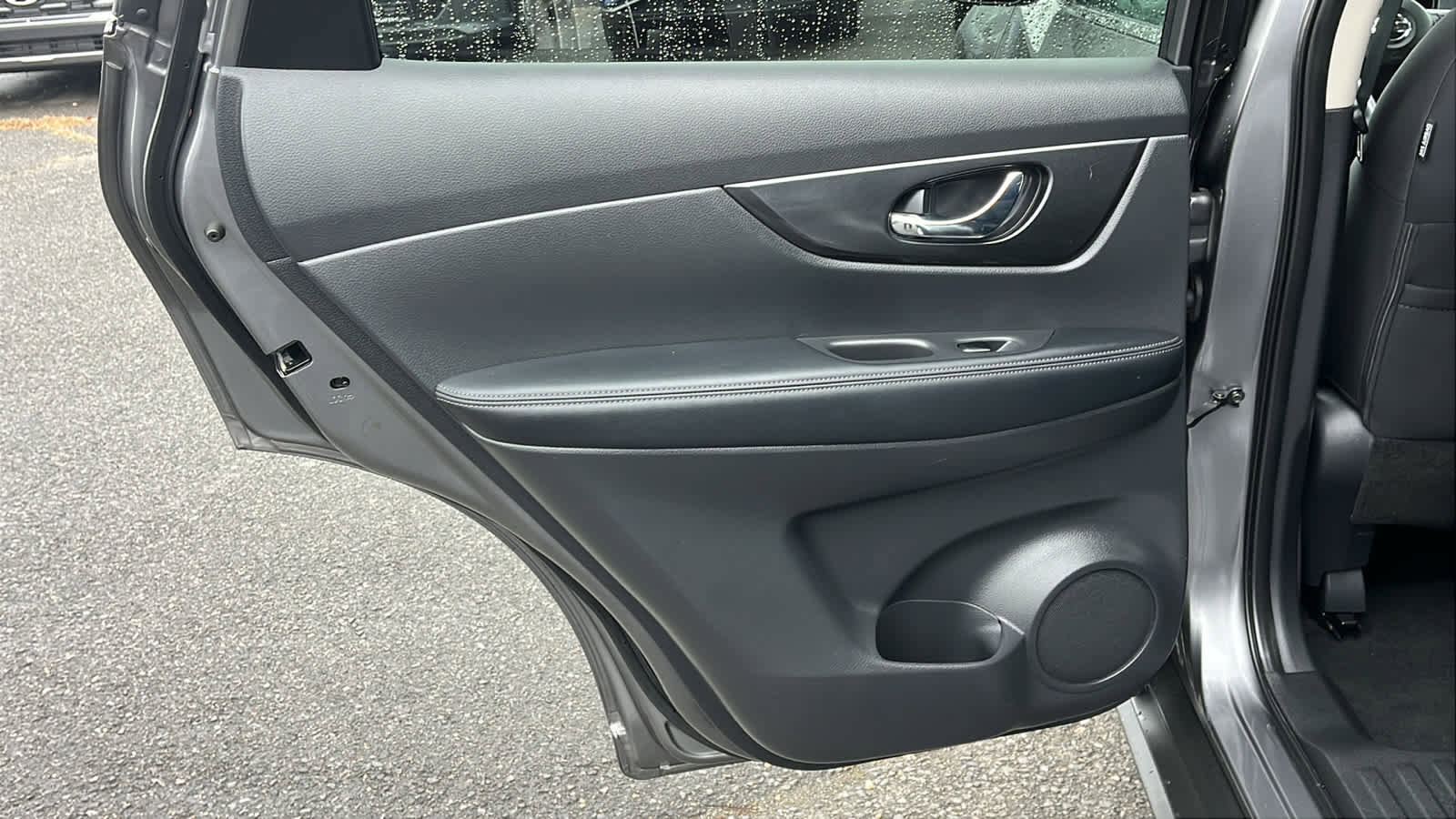 Used 2019 Nissan Rogue SV AWD/4WD image 19