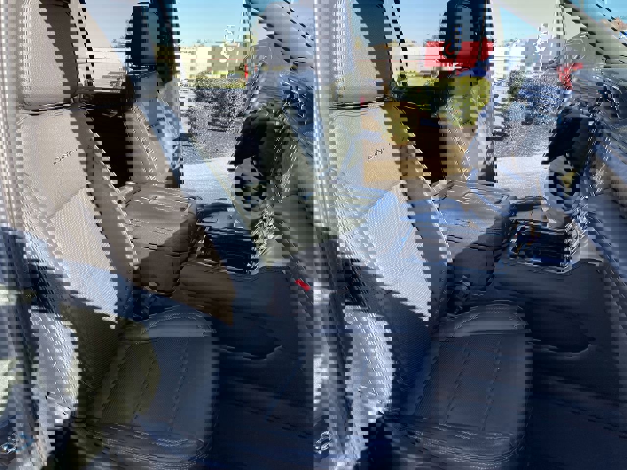 Certified 2023 GMC Yukon XL Denali image 29