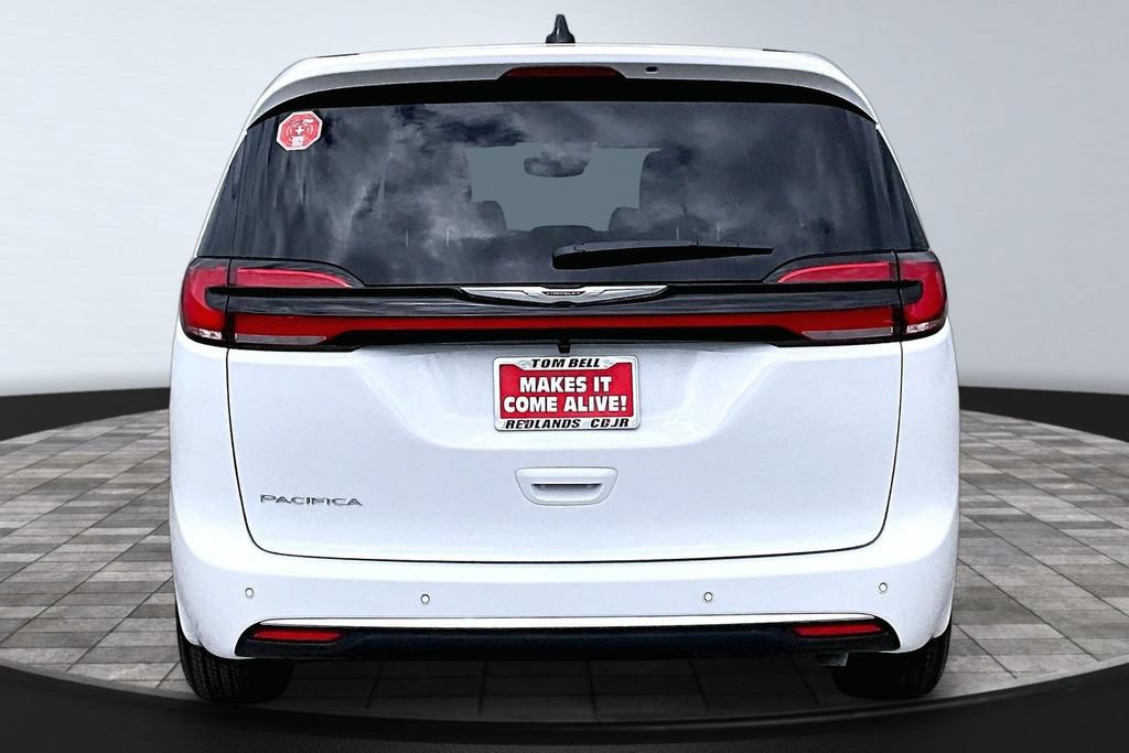 New 2026 Chrysler Pacifica Select FWD image 24
