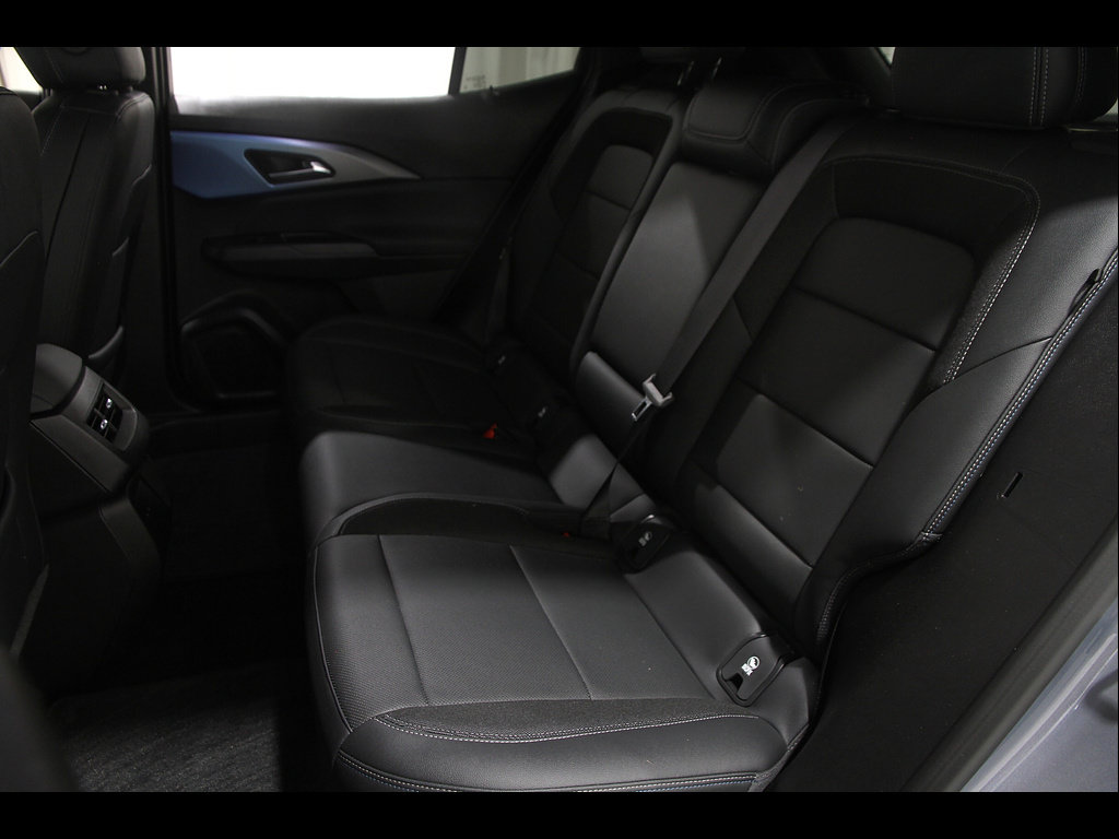 Used 2024 Chevrolet Equinox EV LT FWD image 19