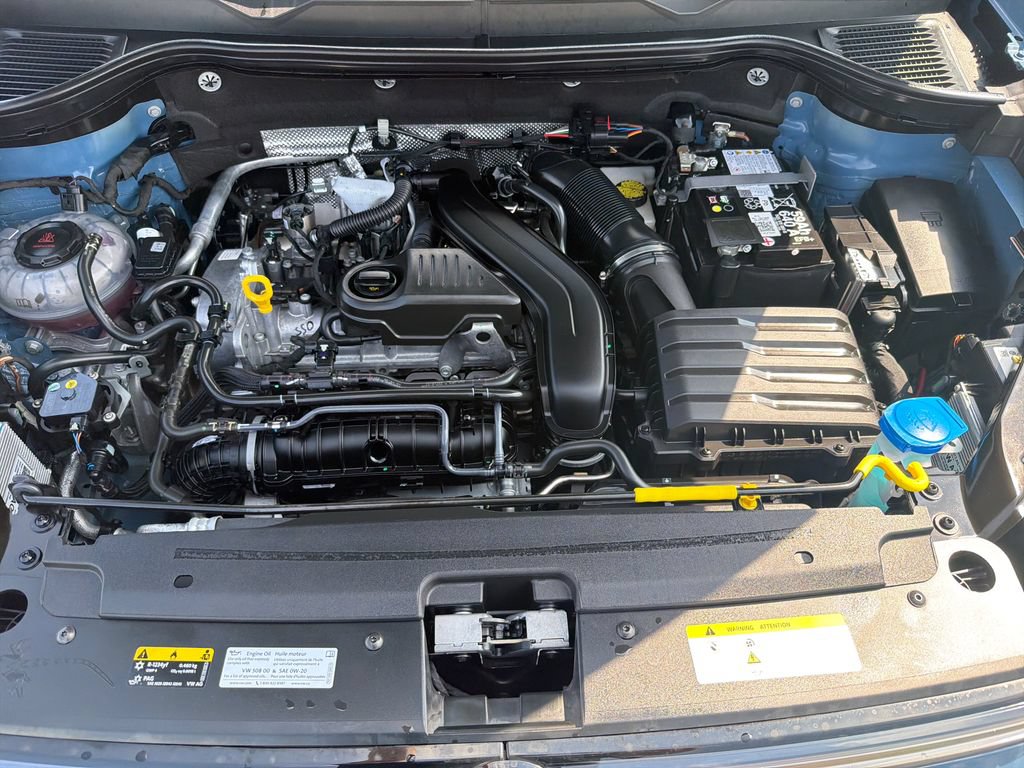 Certified 2025 Volkswagen Taos SEL AWD/4WD image 30