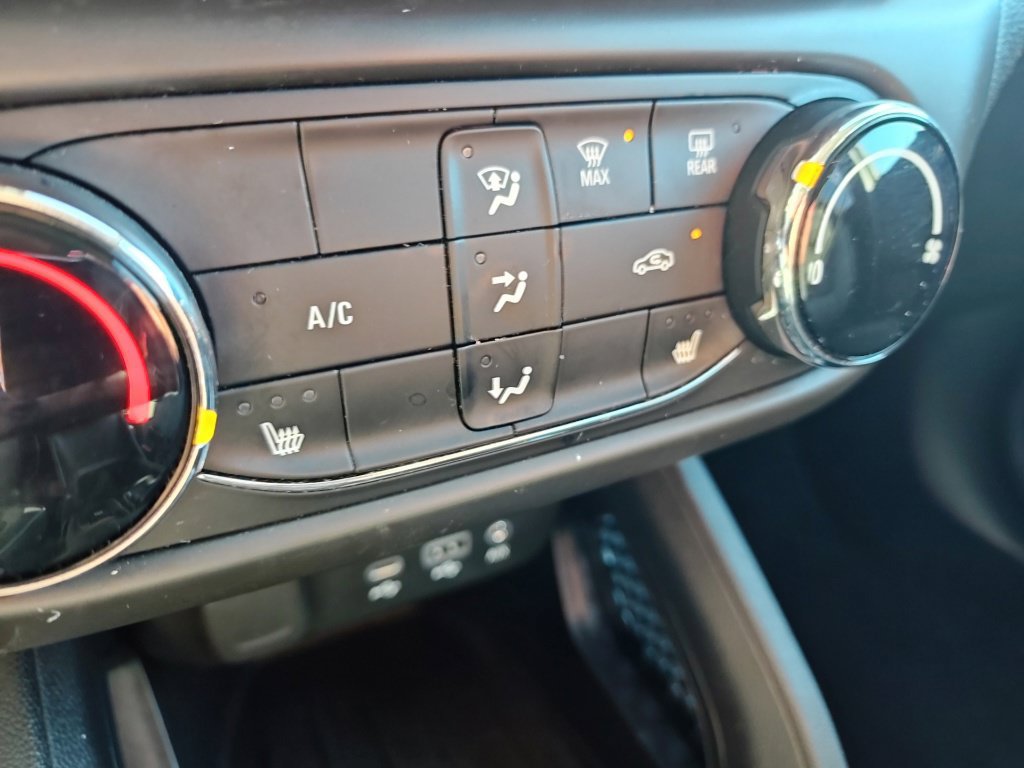 Used 2022 Chevrolet TrailBlazer LT FWD image 9
