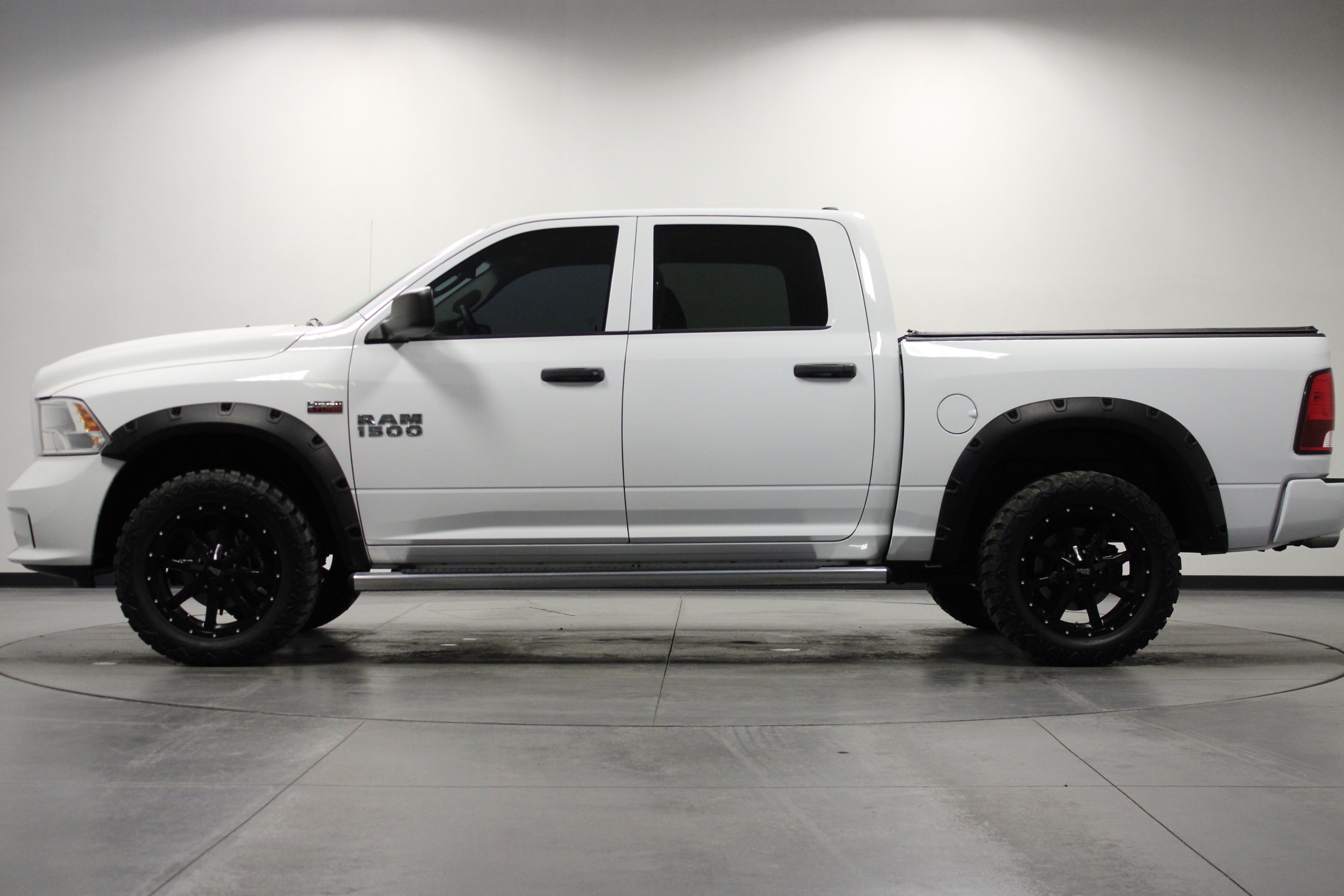 Used 2015 RAM 1500 Express AWD/4WD image 7