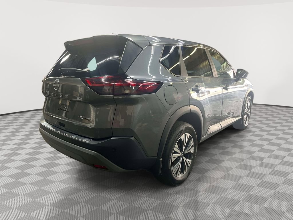 Used 2023 Nissan Rogue SV image 3