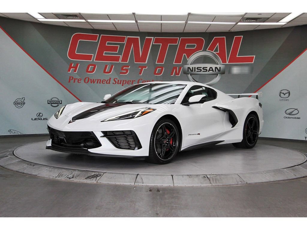 Used 2023 Chevrolet Corvette Stingray Preferred Cpe w/ Z51 Performance Package RWD image 2