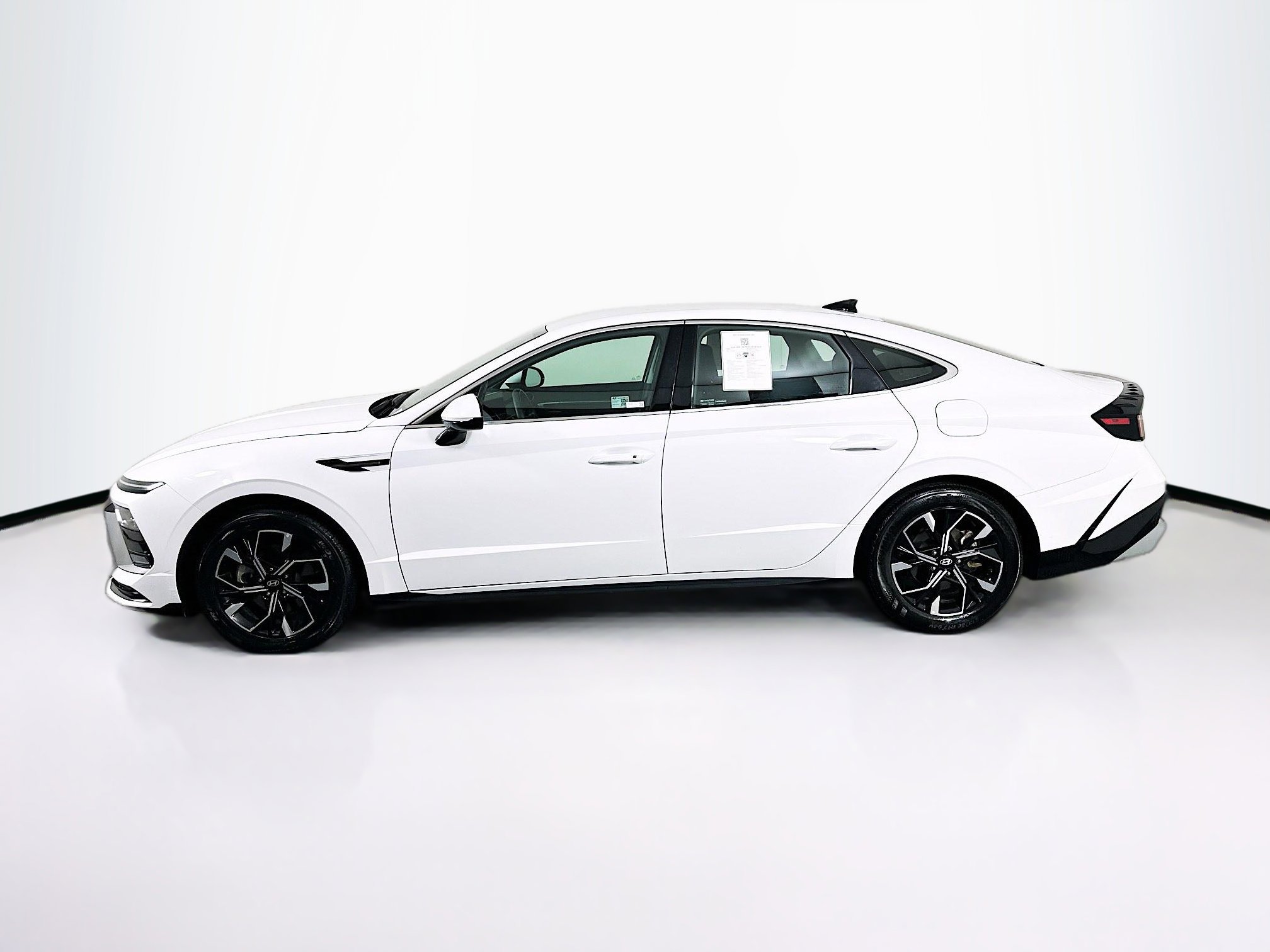 Used 2025 Hyundai Sonata SEL FWD image 4