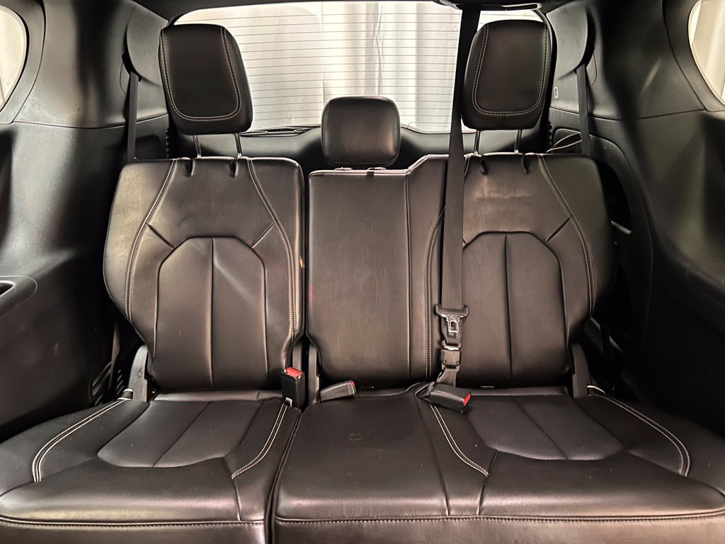 Used 2025 Chrysler Pacifica Select FWD image 23