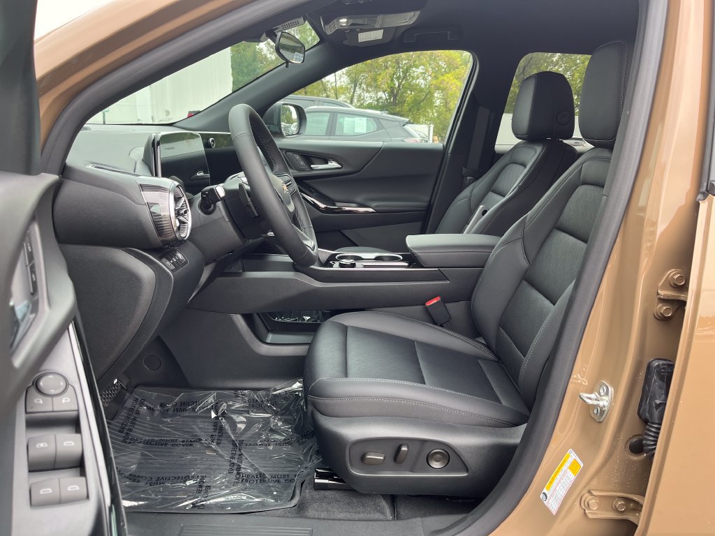 New 2027 Chevrolet Equinox LT w/ Convenience Package II AWD/4WD image 9