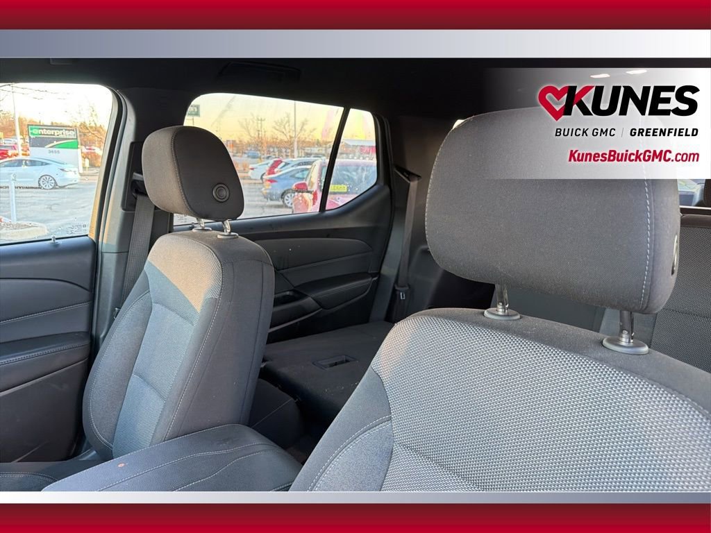 Used 2023 Chevrolet Traverse LT image 10