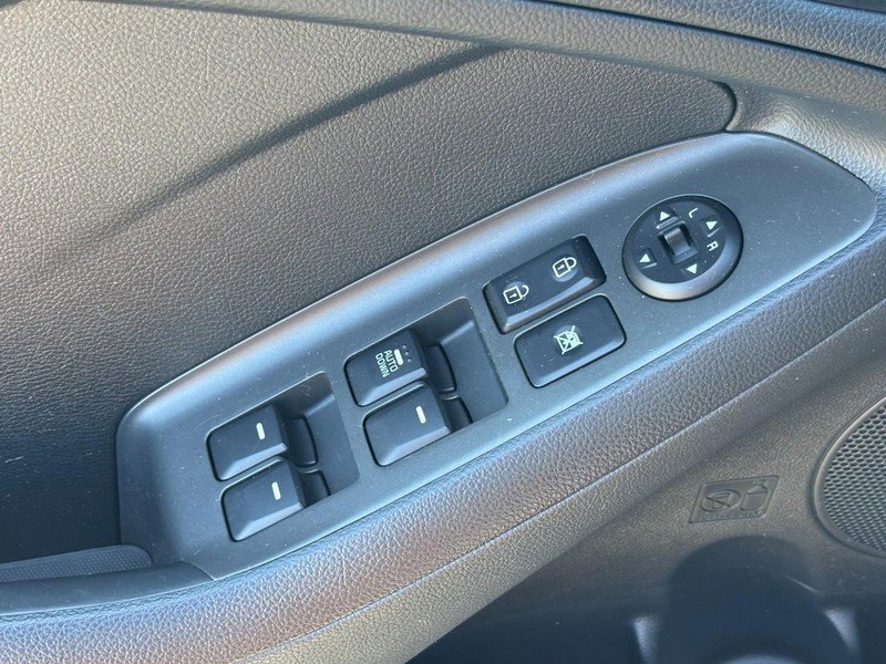 Used 2018 Kia Forte LX FWD image 19