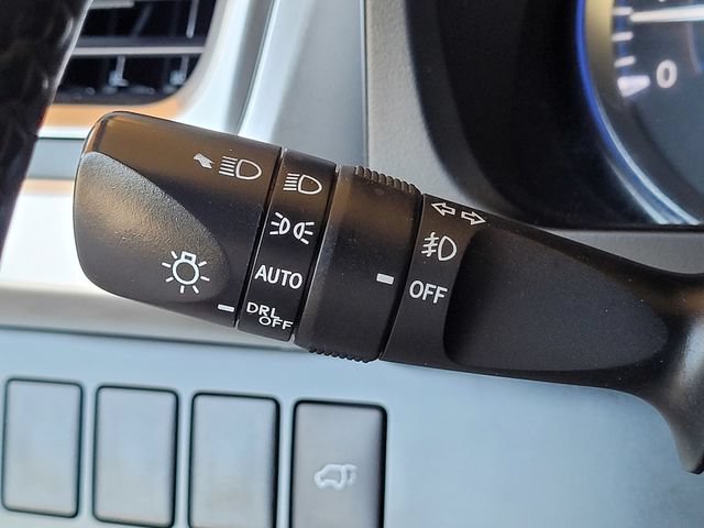 Used 2014 Toyota Highlander Plus FWD image 32