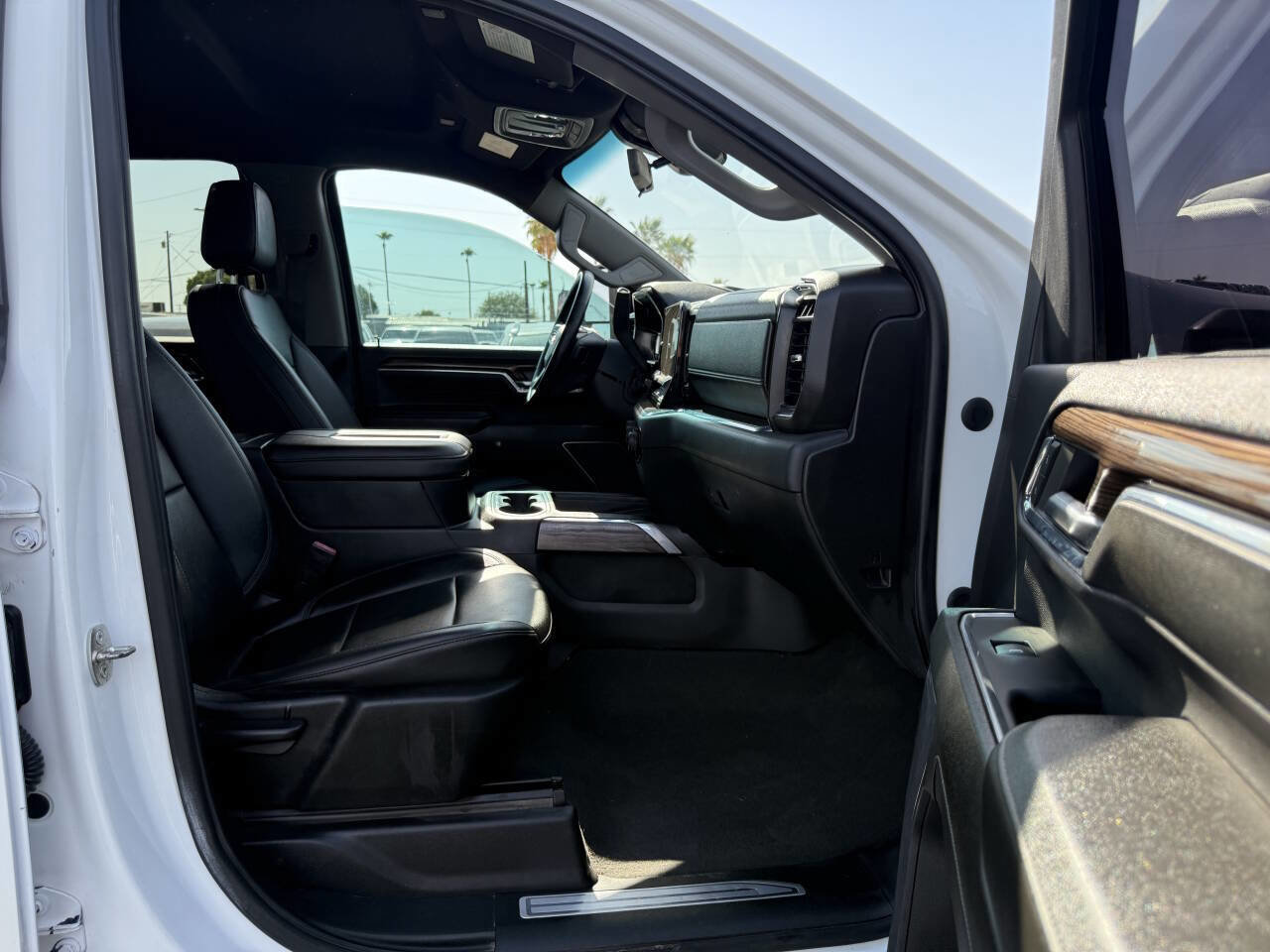 Used 2024 Chevrolet Silverado 2500 LT image 22