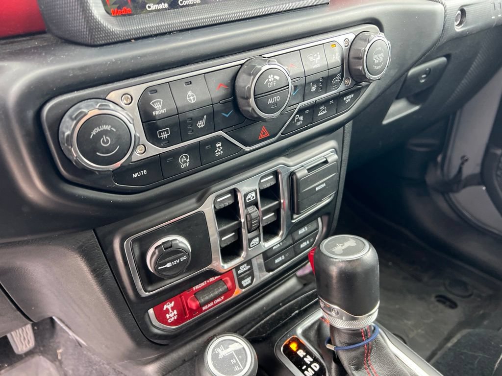 Used 2023 Jeep Wrangler Unlimited Rubicon w/ LED Lighting Group AWD/4WD image 11