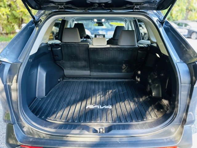 Used 2022 Toyota RAV4 XLE image 22